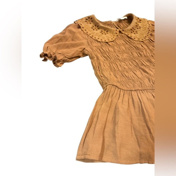 MINE. TAN EYELET CROCHET PeterPan Collar SMOCKED TOP Size Small - Picture 5 of 10